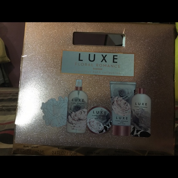 Bath collection - Picture 1 of 2